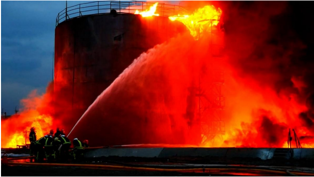 Screenshot 18 2 Пожар на нефтебазе во Львове или учения пожарных-спасателей - Что показано на видео?